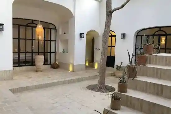 اقامتگاه بومگردی مرکب