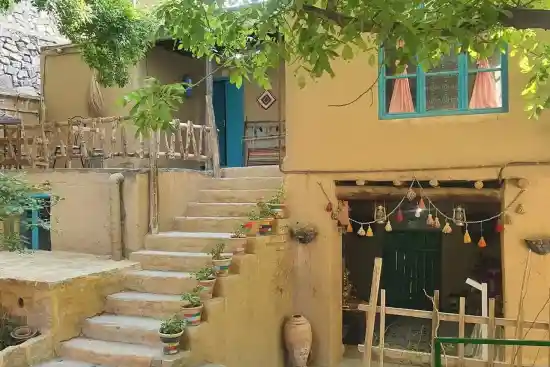 اقامتگاه بوم‌گردی آق بجی