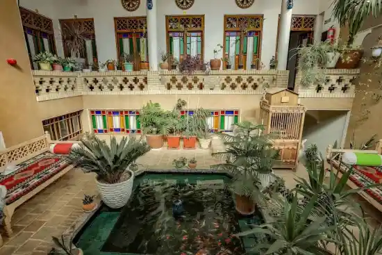 اقامتگاه بومگردی حلما