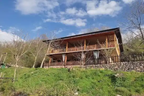 اقامتگاه بومگردی سرخدار