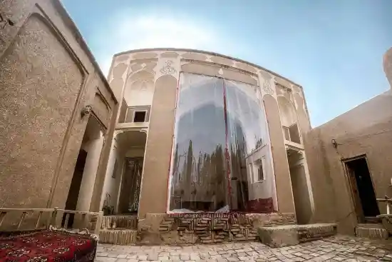 اقامتگاه بومگردی خواجه ابومنصور ریابی