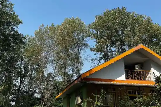 اقامتگاه بومگردی امی وی جا