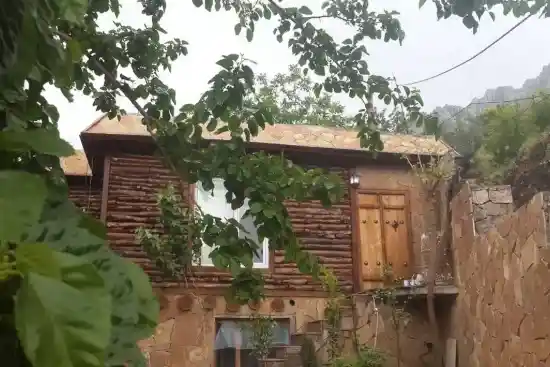 اقامتگاه بوم‌گردی کازیوه