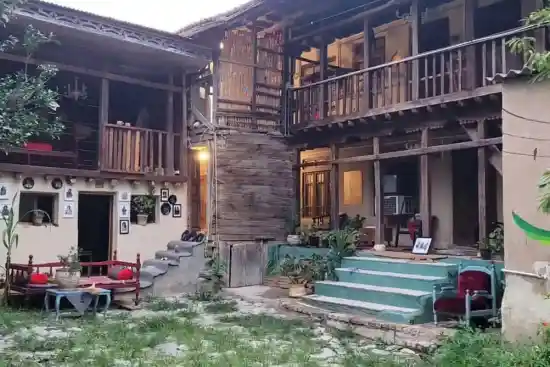 اقامتگاه بومگردی پیتک قلعه