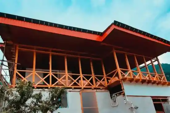 اقامتگاه بومگردی توسکا