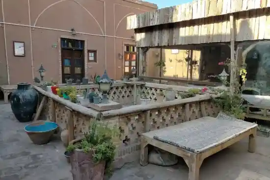 اقامتگاه سنتی کمال الملک