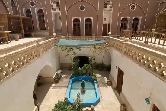 اقامتگاه سنتی ثنا