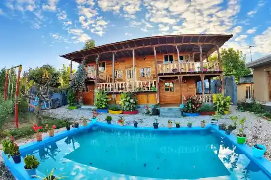 اقامتگاه بومگردی کلبه شیبک