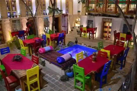 بوتیک هتل عمارت هفت رنگ-1