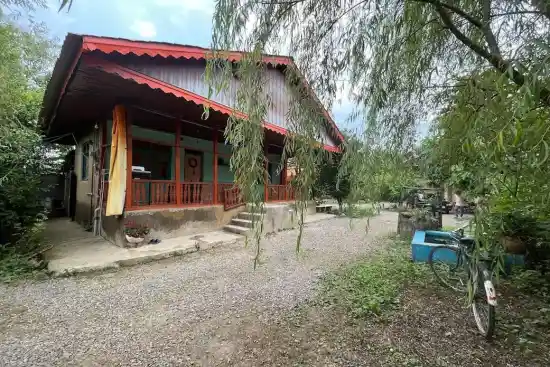 اقامتگاه بومگردی خونه باغ کوچه مارپیچ