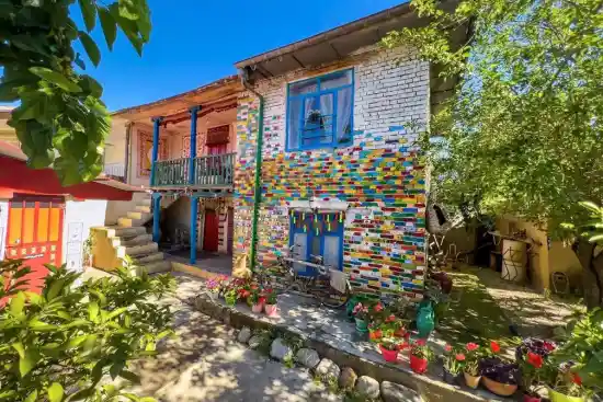 اقامتگاه بومگردی خانه ابریشم