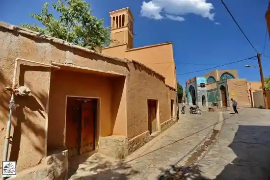 اقامتگاه بومگردی نراقی ها