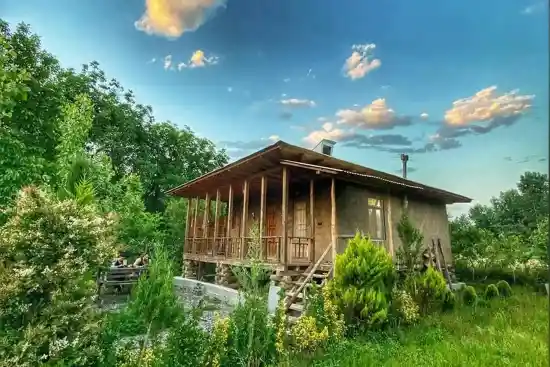 اقامتگاه بوم‌گردی گیلان تاج