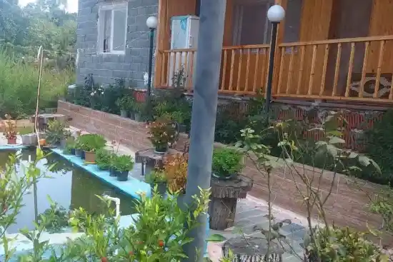 اقامتگاه بومگردی برکه