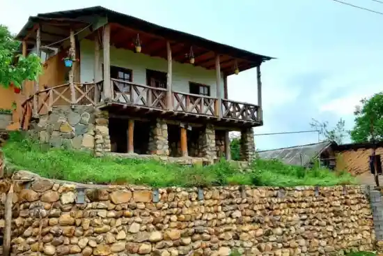 اقامتگاه بومگردی سرای اساس