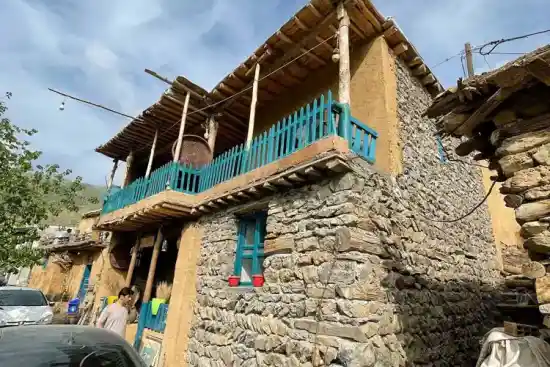 اقامتگاه بومگردی ژور