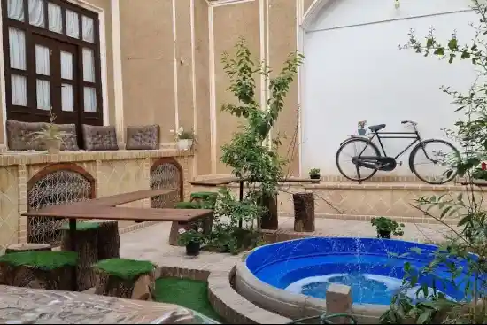 اقامتگاه بوم‌گردی شاخه نبات