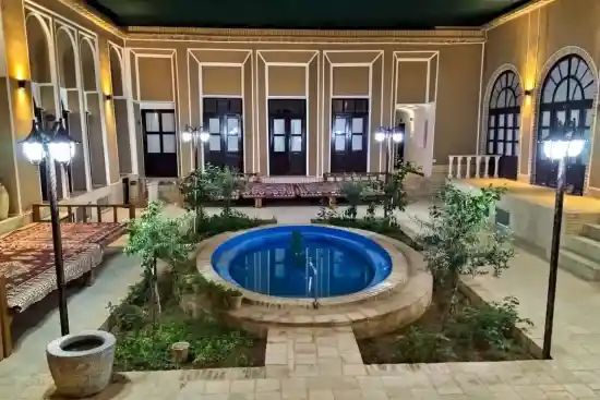 اقامتگاه بوم‌گردی کهن پایاب