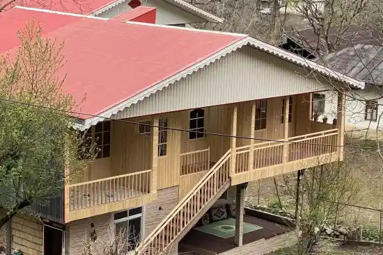 اقامتگاه بومگردی گل تاج