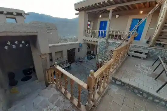 اقامتگاه بومگردی قلعه مهرتوران