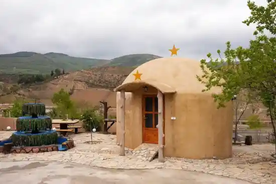 اقامتگاه بومگردی آتیلا