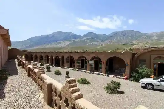 اقامتگاه بوم‌گردی باباطاهر