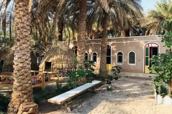 اقامتگاه بومگردی آراتا