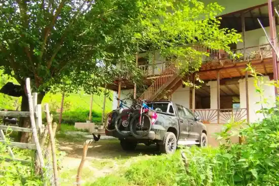 اقامتگاه بومگردی کلبه جنگلی فوشه