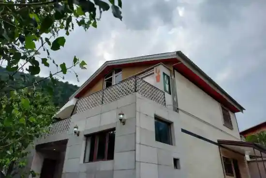 اقامتگاه بومگردی جاجیم تراس