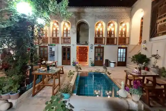 اقامتگاه بوم‌گردی عمارت خورشید