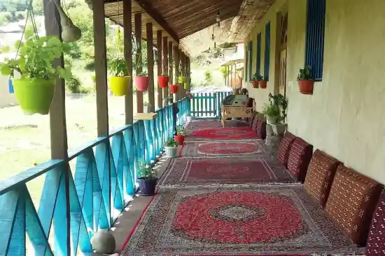 اقامتگاه بوم‌گردی سمبی