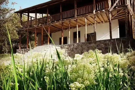 اقامتگاه بوم‌گردی فینسک