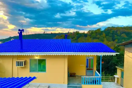 اقامتگاه بومگردی توسا