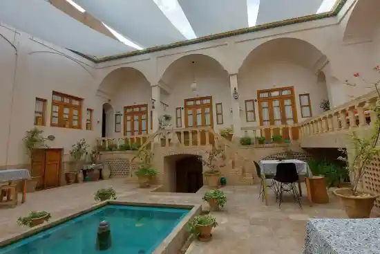 هتل کاشانه روشن