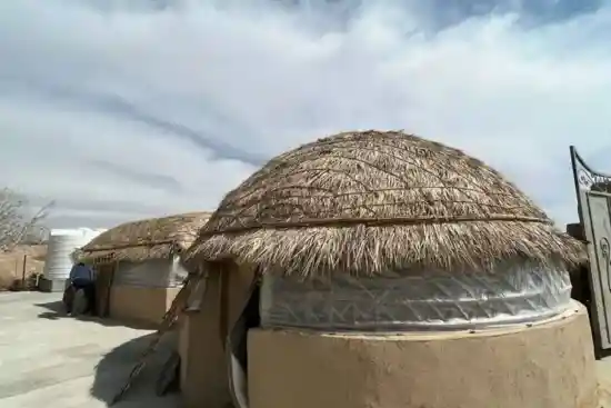 اقامتگاه بومگردی ستاره کویر خوریان