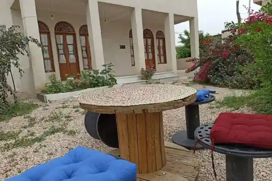 اقامتگاه بومگردی دمیت