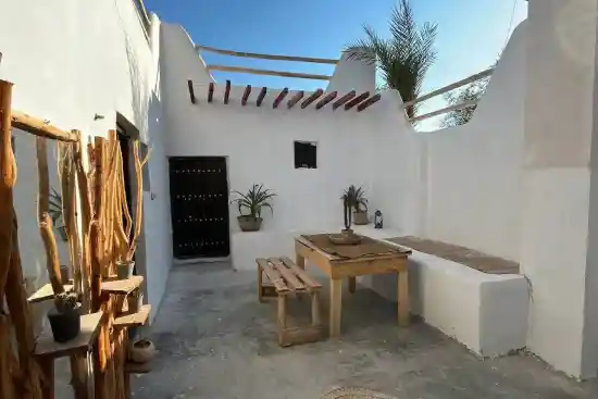 اقامتگاه بومگردی بادگیران