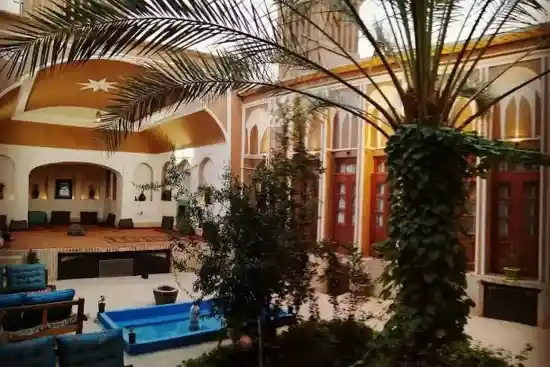 اقامتگاه بومگردی طارونه