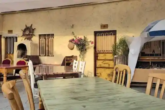 اقامتگاه بومگردی آفتاب چاهکوه