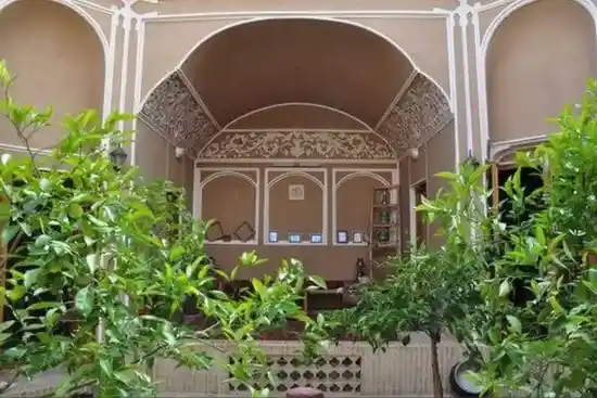 اقامتگاه بوم‌گردی نارنجستان