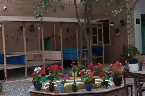 اقامتگاه بومگردی برخوان صولت