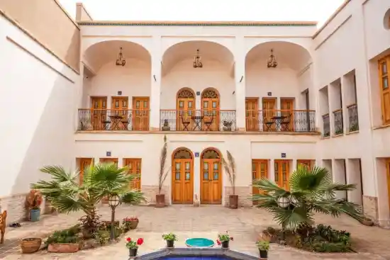 اقامتگاه سنتی خانه صبا-1