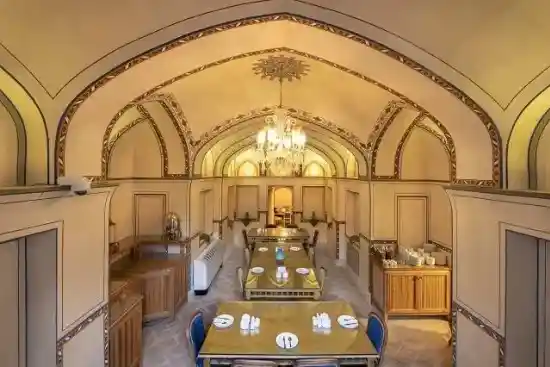 بوتیک هتل عمارت محمودیه-1