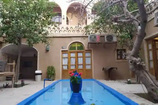 اقامتگاه سنتی سروش