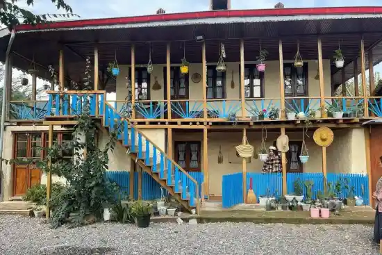 اقامتگاه بومگردی تی تی گل