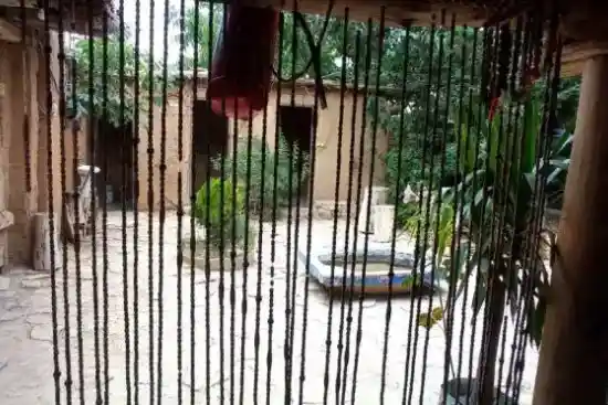 اقامتگاه بومگردی شاه رستم باغ صفا-1