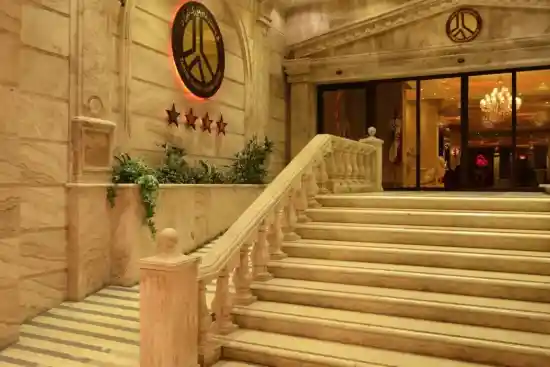 هتل بزرگ ۲ تهران-1