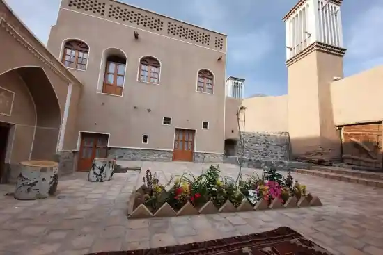 اقامتگاه سنتی افوشتا-1