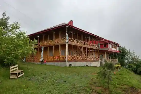 اقامتگاه بومگردی بام گلسرک