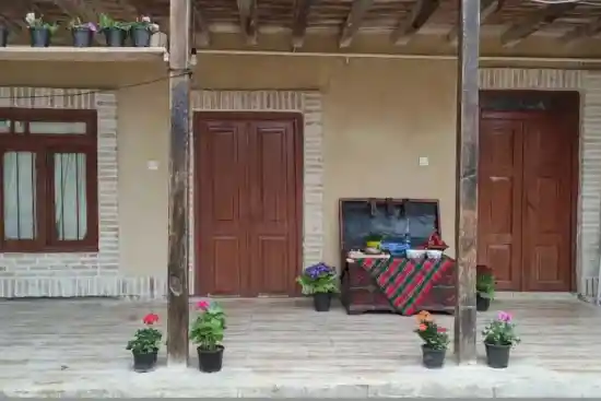 اقامتگاه بومگردی پرچین